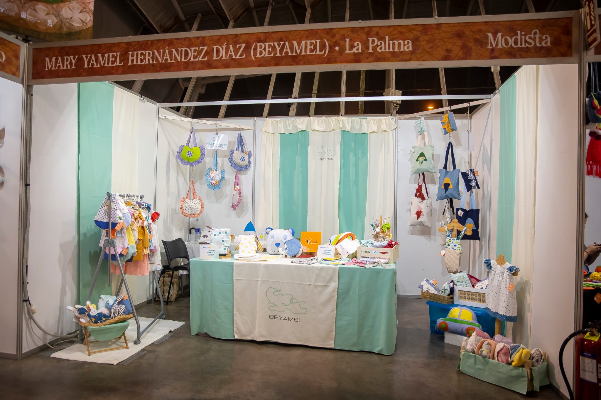 Detalles de artesanía textil BEYAMEL